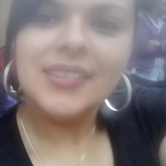 Meet your Posher, Yolanda - Picture 1 of 1